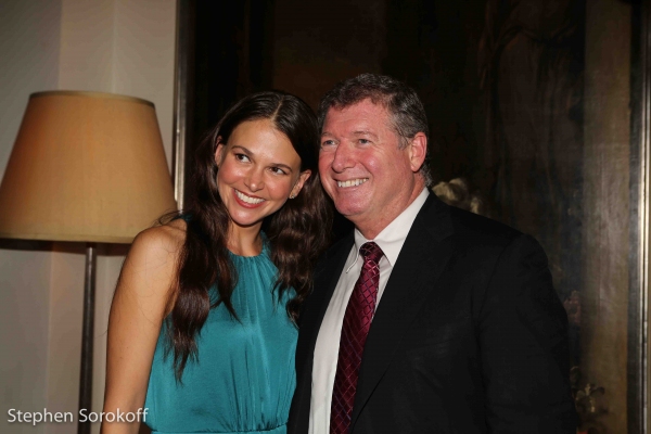 Photo Coverage: Sutton Foster Returns to Cafe Carlyle!  Image