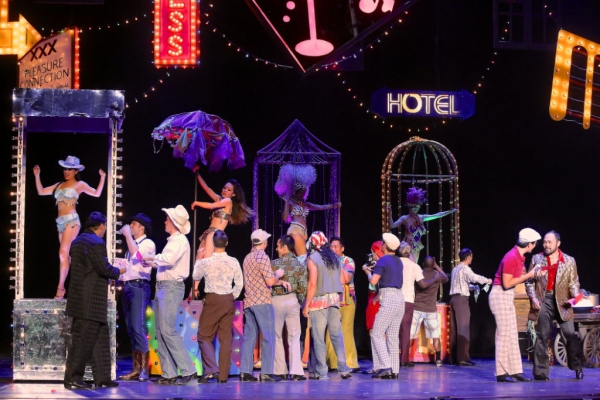 Photo Flash: First Look at Charlie Brady, Manna Nichols & More in MISS SAIGON at Starlight Image