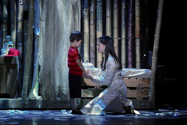 Photo Flash: First Look at Charlie Brady, Manna Nichols & More in MISS SAIGON at Starlight Image