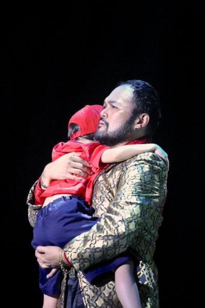 Photo Flash: First Look at Charlie Brady, Manna Nichols & More in MISS SAIGON at Starlight Image