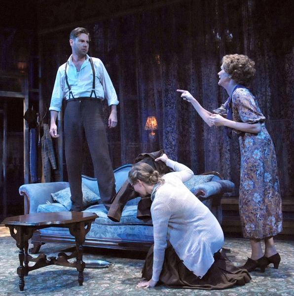 Photo Flash: First Look at Deborah Hazlett, Clinton Brandhagen and More in Everyman's THE GLASS MENAGERIE 