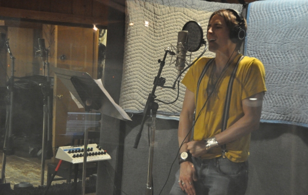 Exclusive Photo Coverage: Reeve Carney, Rebecca Faulkenberry & SPIDER-MAN Cast Sing Carols For A Cure  Image