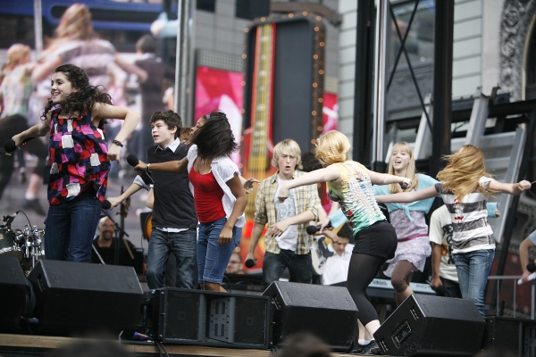 Photo Flashback: Ariana Grande on Broadway! 