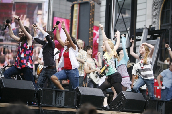 Photo Flashback: Ariana Grande on Broadway!  Image