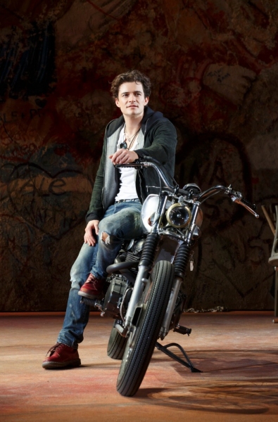 Photo Flash: First Look at Orlando Bloom & Condola Rashad as Star-Crossed Lovers in ROMEO AND JULIET Image