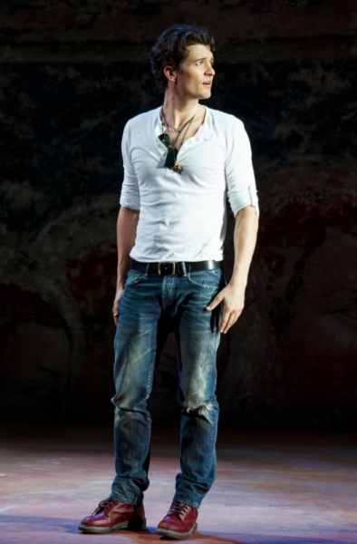 Photo Flash: First Look at Orlando Bloom & Condola Rashad as Star-Crossed Lovers in ROMEO AND JULIET Image