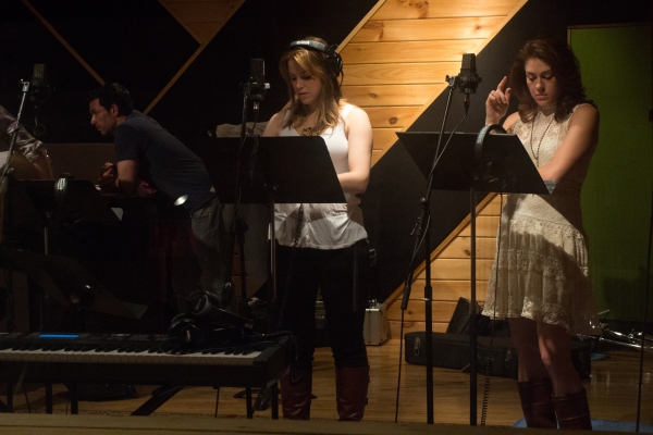 Exclusive Photo Coverage: Zachary Levi & FIRST DATE Cast Tell It on the Mountain for Carols for a Cure Image