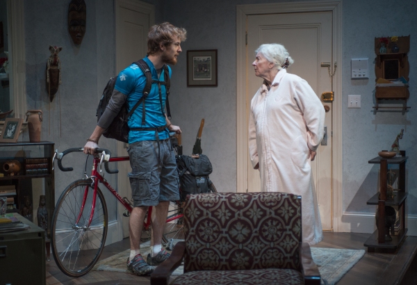 Photo Flash: First Look at Northlight Theatre's 4000 MILES Image