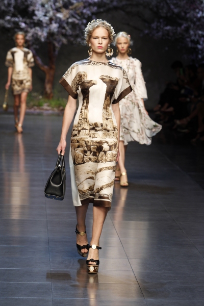 Photo Flash: Dolce&Gabbana Unveils SUMMER WOMAN 2014 Collection Image