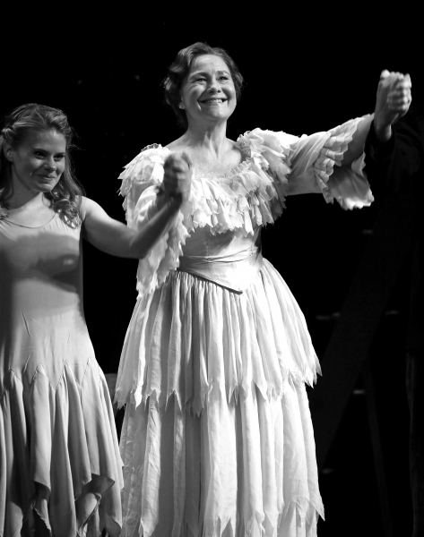 Photo Coverage: THE GLASS MENAGERIE Opening Night Curtain Call  Image