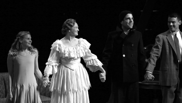 Photo Coverage: THE GLASS MENAGERIE Opening Night Curtain Call  Image