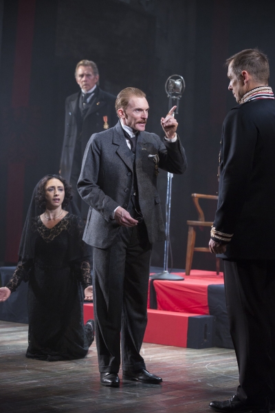 Photo Flash: First Look at Natascia Diaz, Kurt Rhoads and More in STC's MEASURE FOR MEASURE Image