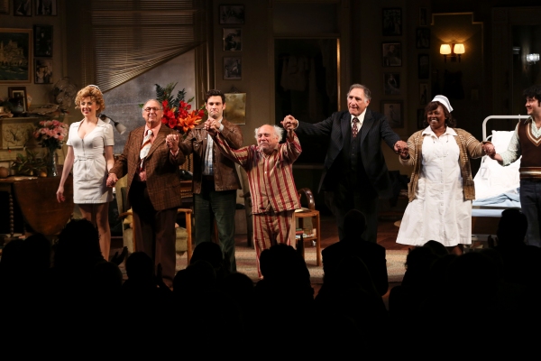 Photo Flash: Danny DeVito & Judd Hirsch Take First Bows in CTG's THE SUNSHINE BOYS; Plus Arrivals & Opening Night Celebration! 