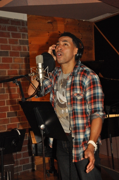 Exclusive Photo Coverage: MOTOWN Cast Decks the Halls for Carols for a Cure  Image