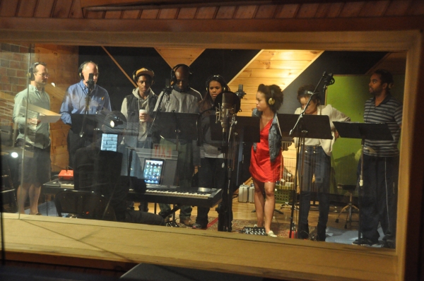 Exclusive Photo Coverage: MOTOWN Cast Decks the Halls for Carols for a Cure  Image