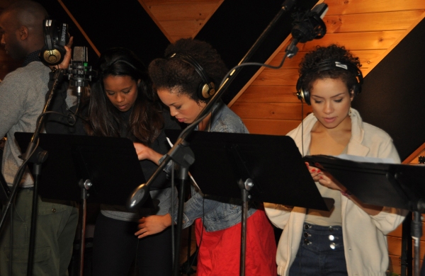 Exclusive Photo Coverage: MOTOWN Cast Decks the Halls for Carols for a Cure  Image