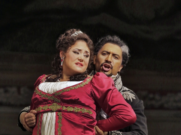 Kara Shay Thomson as Floria Tosca and Luis Ledesma as Baron Scarpia Photo