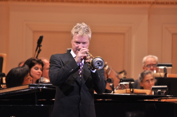 Photo Coverage: Chris Botti Plays Joins New York Pops for Season Opener Image