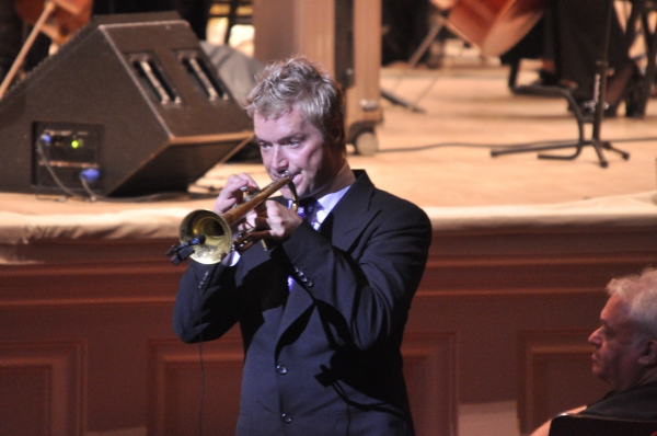 Photo Coverage: Chris Botti Plays Joins New York Pops for Season Opener Image