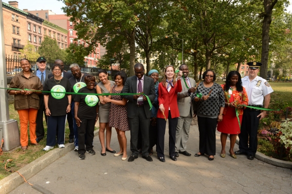 Photo Coverage: NYC PARKS JOINS HARLEM HOSPITAL CENTER TO DEDICATE WALK IT OUT! TRAIL AT MARCUS GARVEY PARK  Image