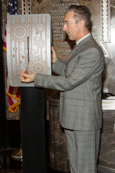 Photo Coverage: Alan Cumming Lights Up Empire State Building for MAKE BELIEVE ON BROADWAY Image