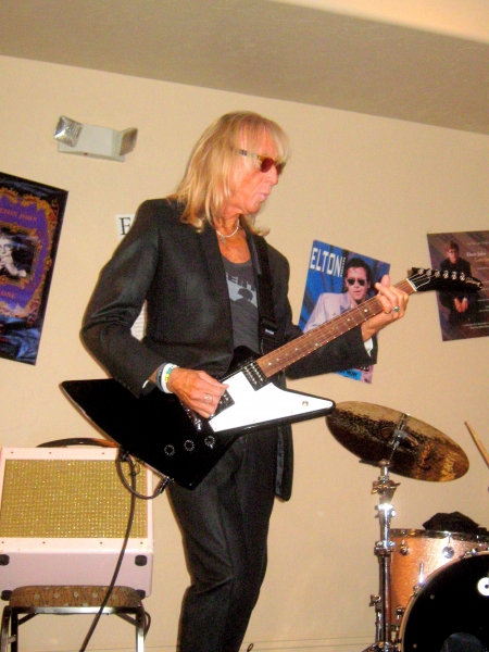 Photo Flash: Ben Babylon Band and More at Elton Expo 2013 in Vegas Image