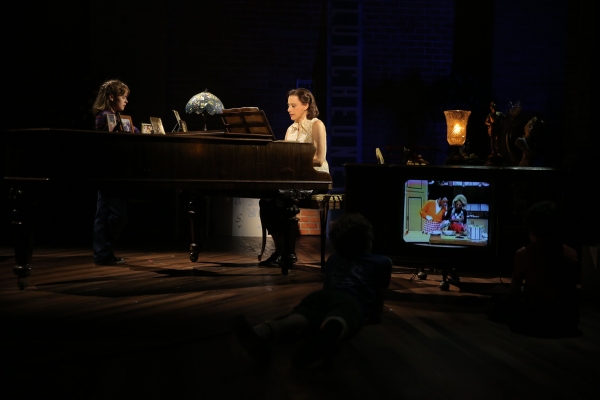 Photo Flash: First Look at Michael Cerveris, Judy Kuhn & More in Public Theater's FUN HOME Image