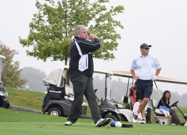 Photo Flash: Ron Perlman, Richard Kind and More Raise $130K at SAG Foundation's NY Golf Classic Image