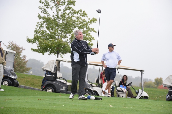 Photo Flash: Ron Perlman, Richard Kind and More Raise $130K at SAG Foundation's NY Golf Classic Image