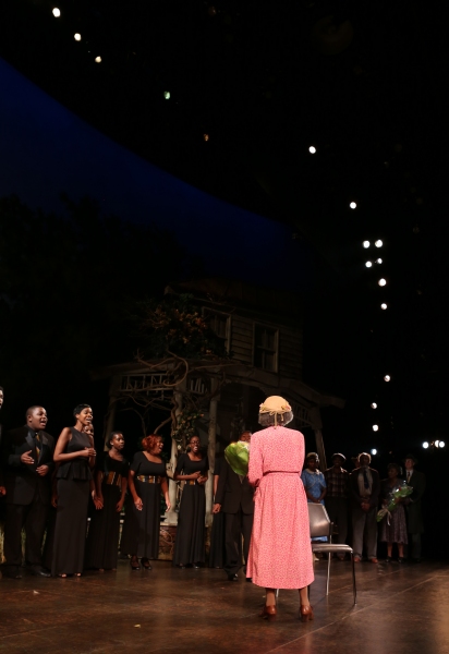 Photo Coverage: Cicely Tyson & THE TRIP TO BOUNTIFUL Cast Take Final Bow on Broadway Image