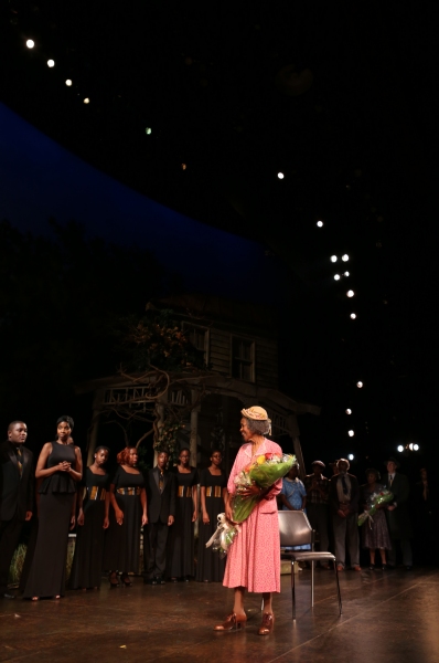 Photo Coverage: Cicely Tyson & THE TRIP TO BOUNTIFUL Cast Take Final Bow on Broadway Image