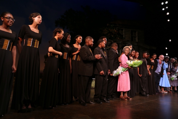 Cicely Tyson with her students and ensemble cast  Photo
