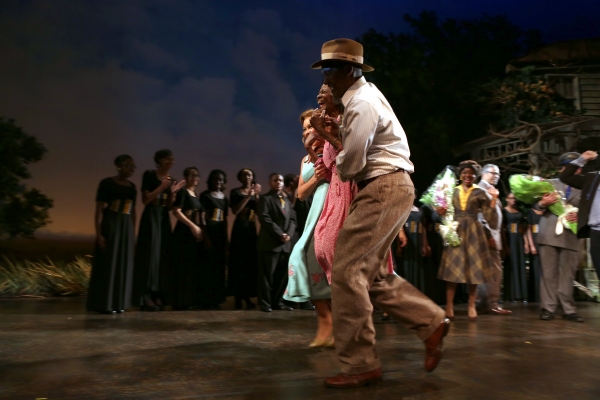 Photo Coverage: Cicely Tyson & THE TRIP TO BOUNTIFUL Cast Take Final Bow on Broadway Image