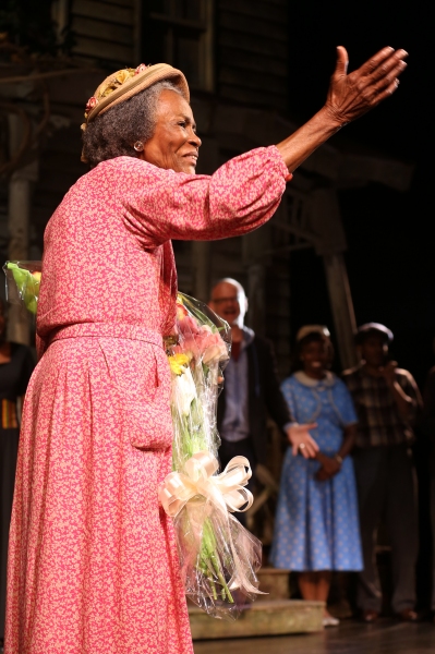 Photo Coverage: Cicely Tyson & THE TRIP TO BOUNTIFUL Cast Take Final Bow on Broadway Image