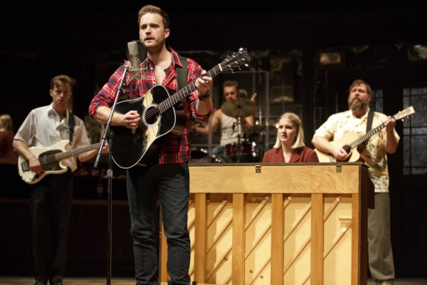 Photo Flash: First Look at ONCE National Tour - Stuart Ward, Dani De Waal & More! 