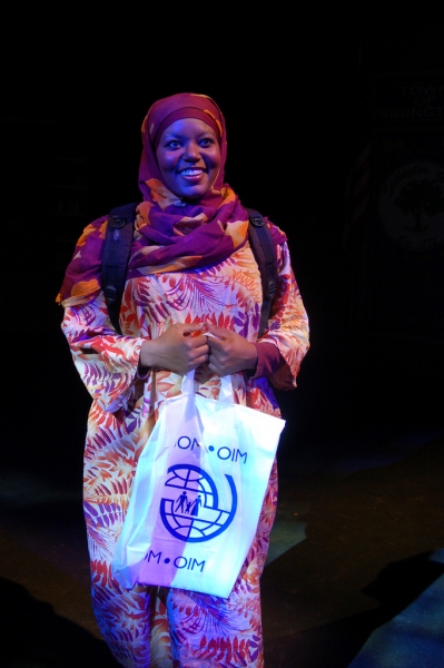 Photo Flash: First Look at Horizon Theatre's THIRD COUNTRY, Extended thru 10/25 Image