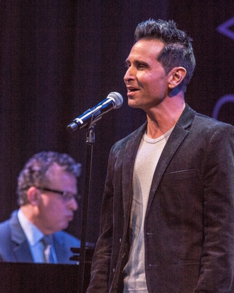 Photo Flash: Stars of JERSEY BOYS, MDQ, VEGAS!, ROCK OF AGES and More Join 'Cast Party' in Vegas Image