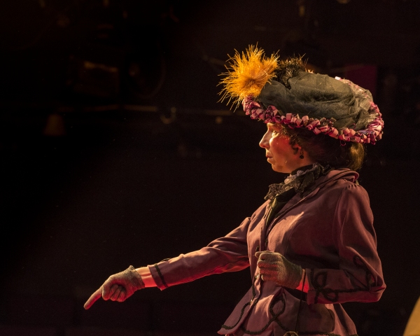 Photo Flash: First Look at MET's THE IMPORTANCE OF BEING EARNEST, Opening Tonight Image