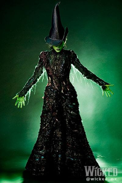 Photo Flash: First Look at WICKED Mexico Image