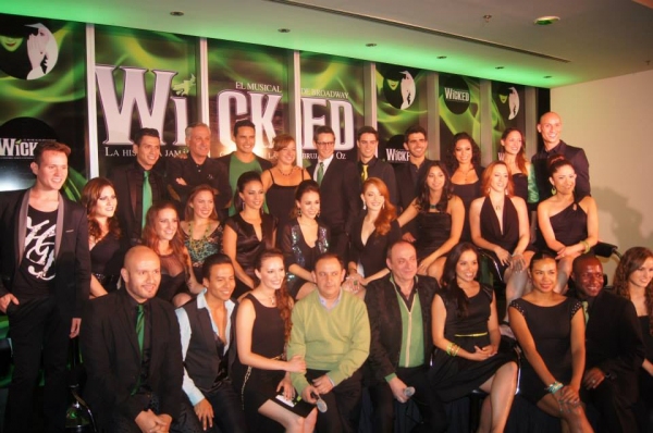 Photo Flash: First Look at WICKED Mexico Image