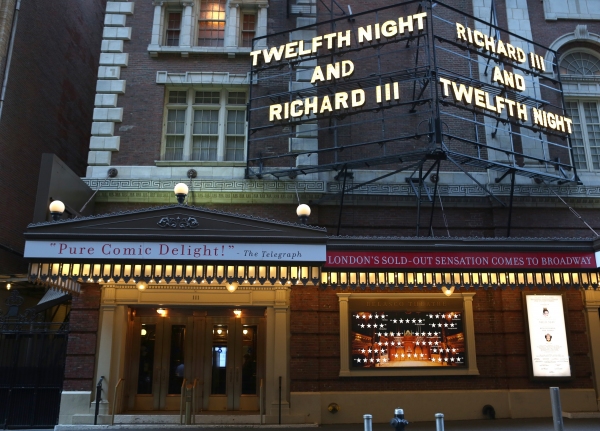 Theatre Marquee: ''Twelfth Night and Richard III'' starring Mark Rylance  Photo
