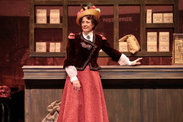 Photo Flash: First Look at Karen Ziemba and More in Drury Lane Theatre's HELLO, DOLLY! 