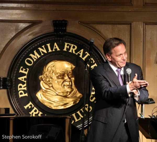 Photo Coverage: Neil Sedaka Attends Friars Tribute Show Image
