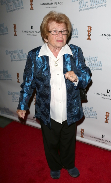 Photo Coverage: On the Red Carpet at BECOMING DR. RUTH Opening Night 