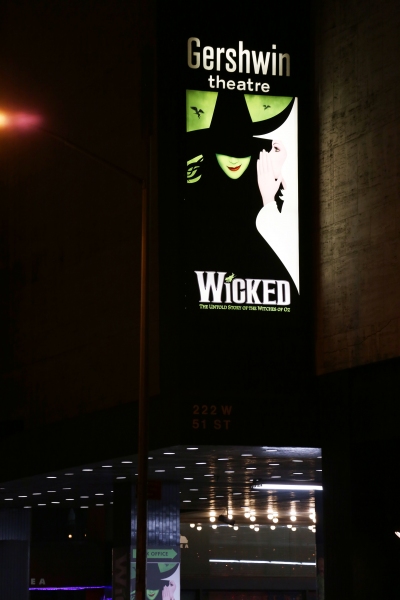 Photo Coverage: WICKED's 10th Anniversary Cast Curtain Call Broadway Celebration! 