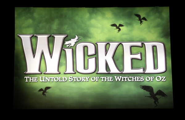 Photo Coverage: WICKED's 10th Anniversary Cast Curtain Call Broadway Celebration! Image