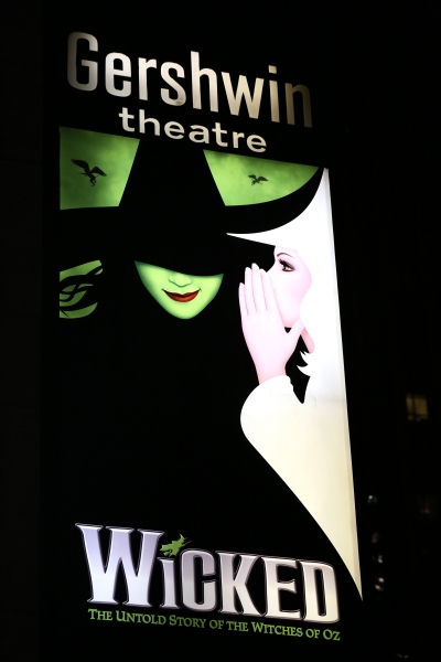 Photo Coverage: WICKED's 10th Anniversary Cast Curtain Call Broadway Celebration! Image