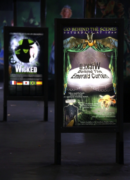 Photo Coverage: WICKED's 10th Anniversary Cast Curtain Call Broadway Celebration! Image