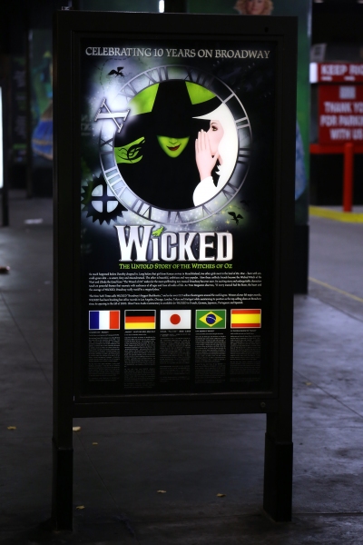 Photo Coverage: WICKED's 10th Anniversary Cast Curtain Call Broadway Celebration! Image