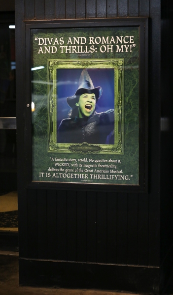 Photo Coverage: WICKED's 10th Anniversary Cast Curtain Call Broadway Celebration! Image